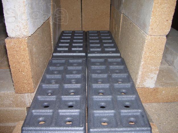 Стальная плитка из перфорированного металла для упрочнения и защиты тяжелонагруженного бетонного пола